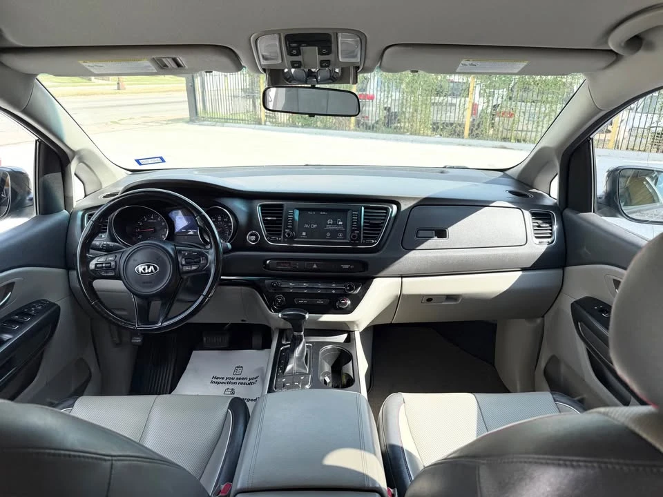 2018 Kia Carnival - Image 10 of 12