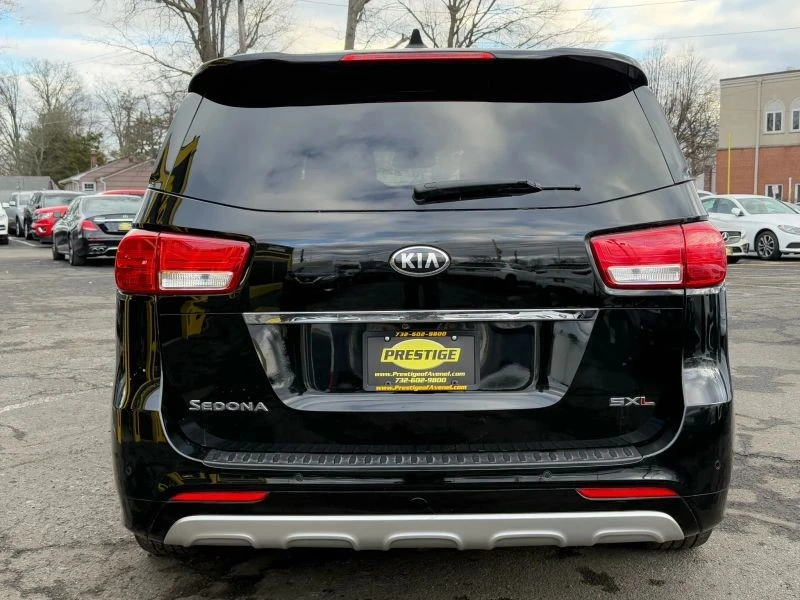 2018 Kia Carnival - Image 5 of 12