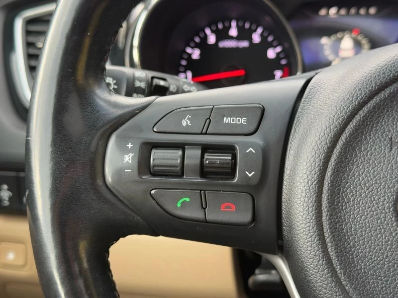 2018 Kia - Image 12 of 12