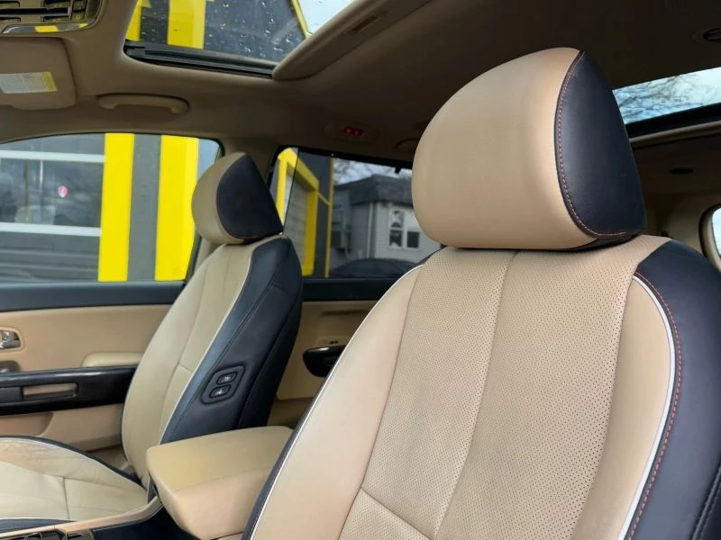 2018 Kia Carnival - Image 10 of 12
