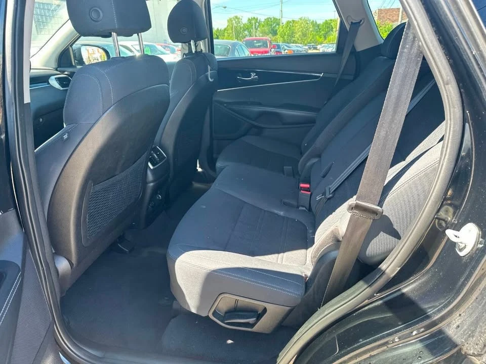 2018 Kia Sorento - Image 18 of 20