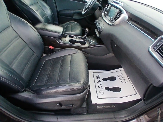 2018 Kia Sorento - Image 17 of 21
