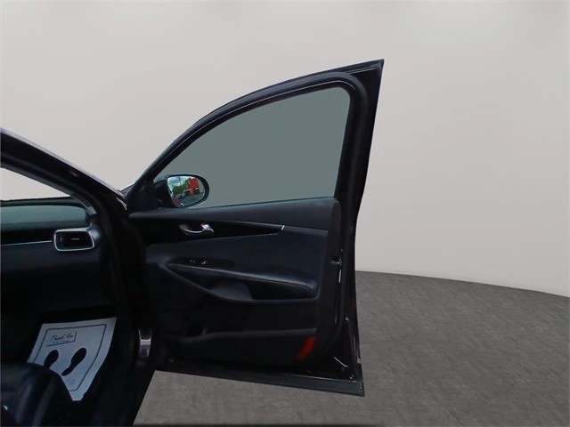 2018 Kia Sorento - Image 16 of 21