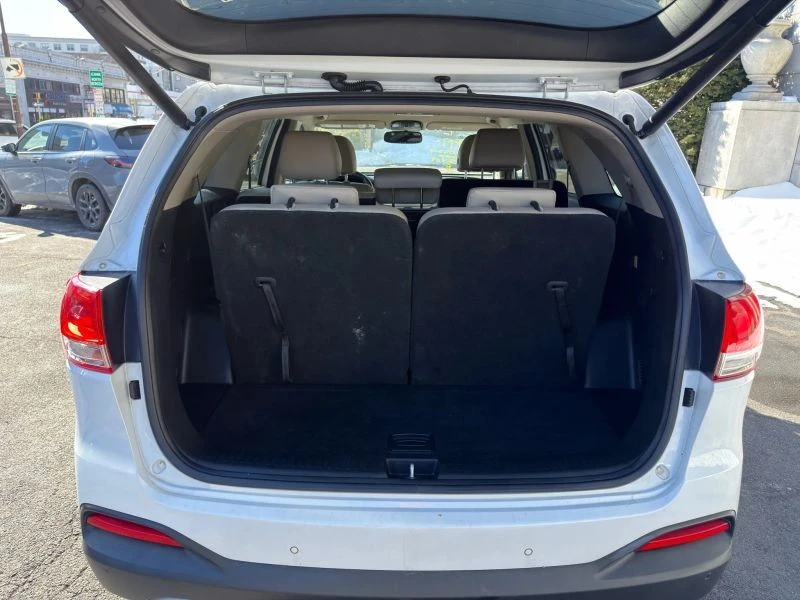 2018 Kia Sorento - Image 8 of 12