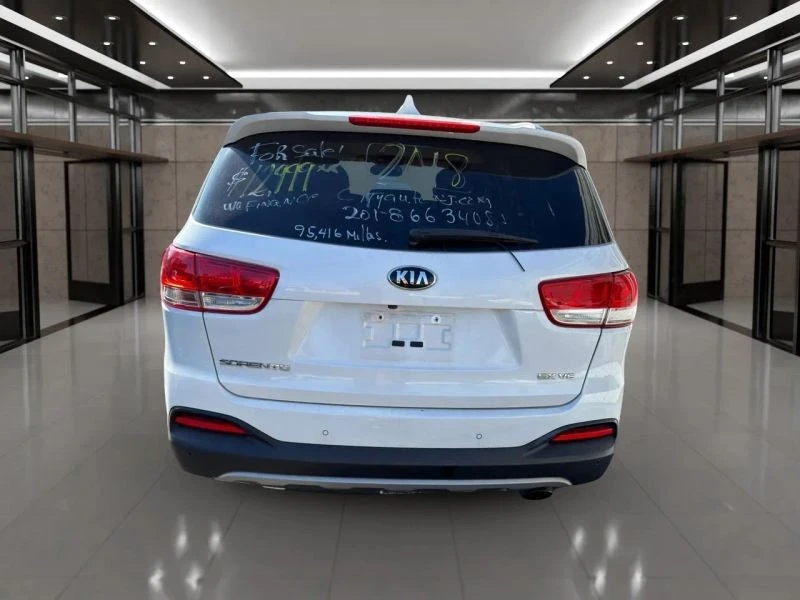 2018 Kia Sorento - Image 9 of 12