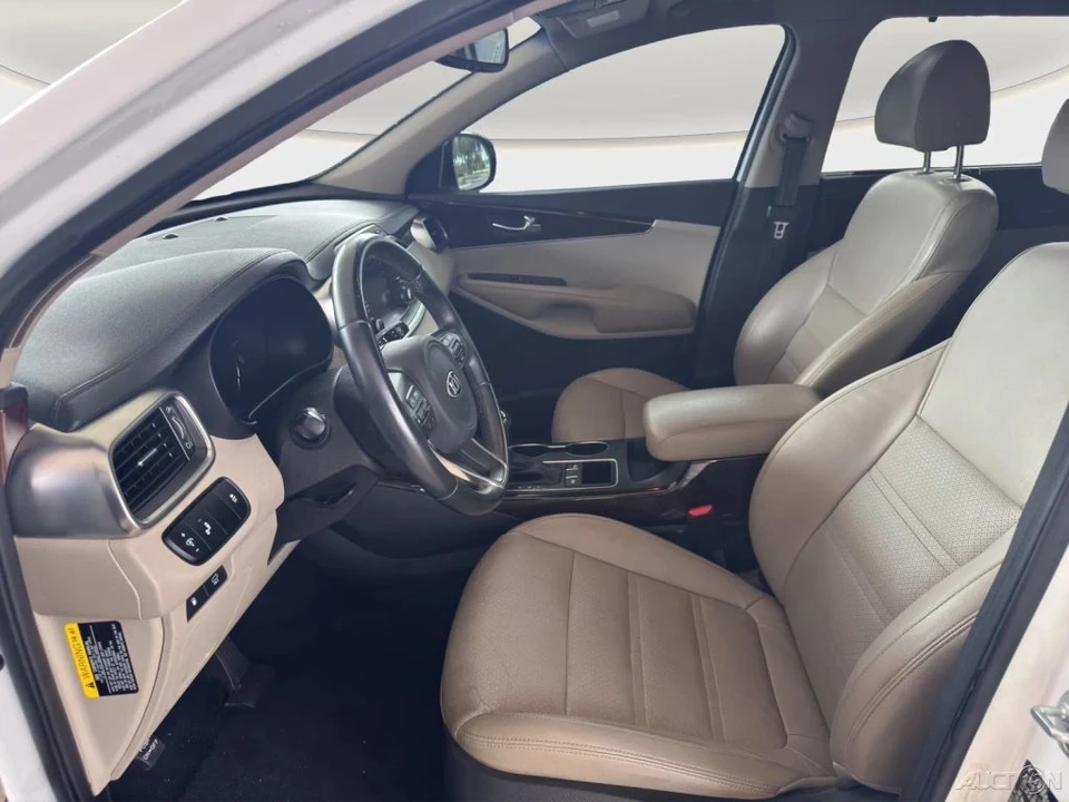 2018 Kia Sorento - Image 8 of 21