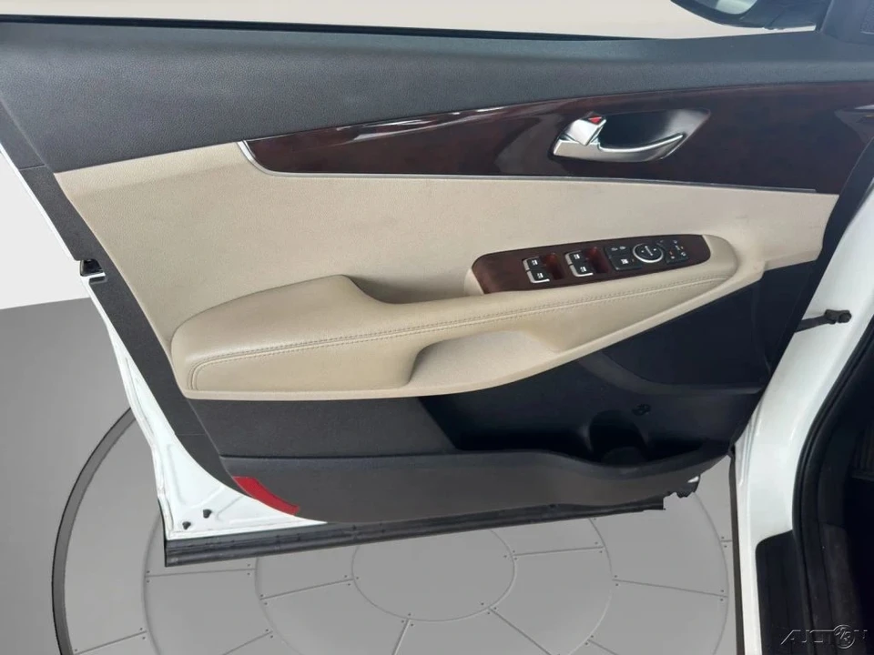 2018 Kia Sorento - Image 13 of 21