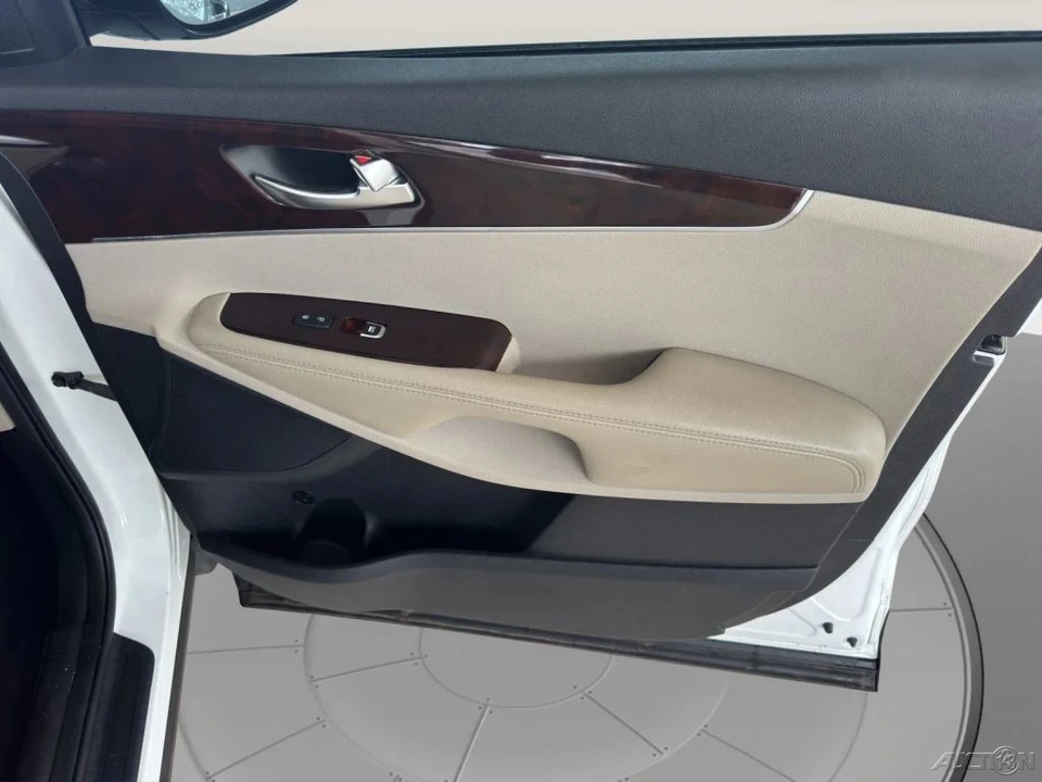 2018 Kia Sorento - Image 18 of 21