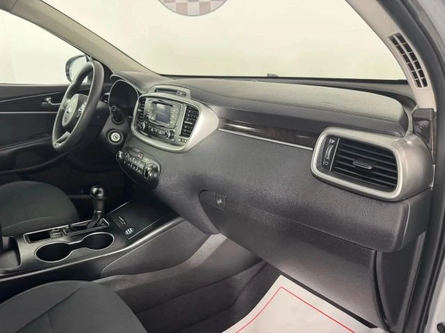 2018 Kia Sorento - Image 12 of 21