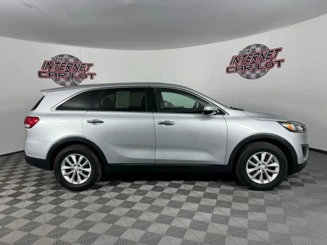 2018 Kia Sorento - Image 8 of 12