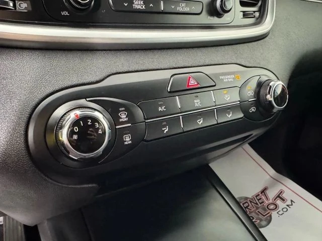 2018 Kia Sorento - Image 19 of 21