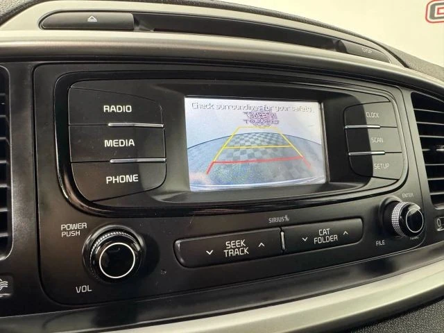 2018 Kia Sorento - Image 17 of 21
