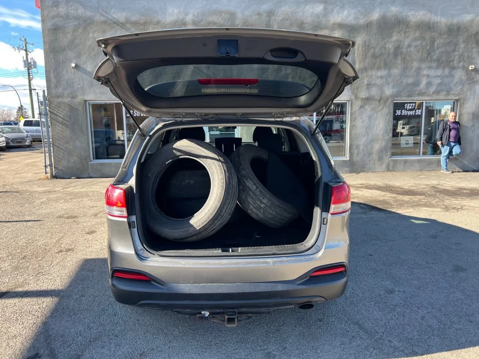 2018 Kia Sorento - Image 16 of 20