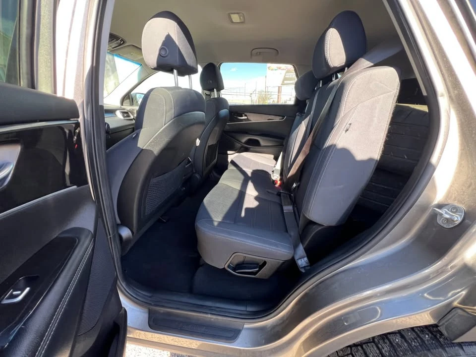 2018 Kia Sorento - Image 15 of 20