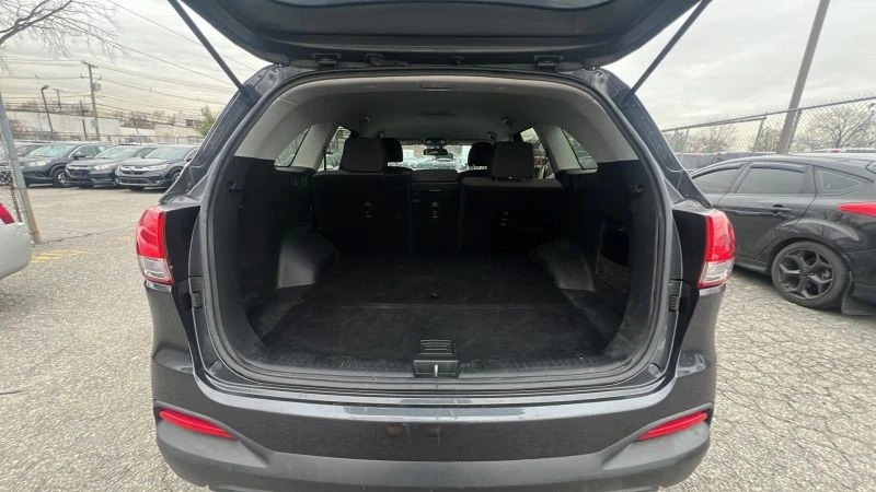 2018 Kia Sorento - Image 10 of 12