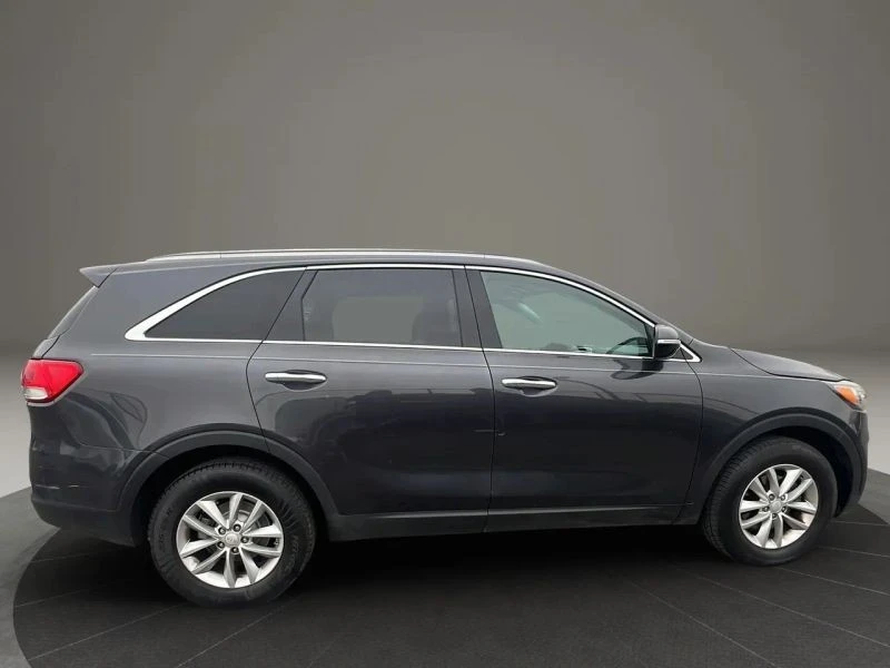 2018 Kia Sorento - Image 4 of 12