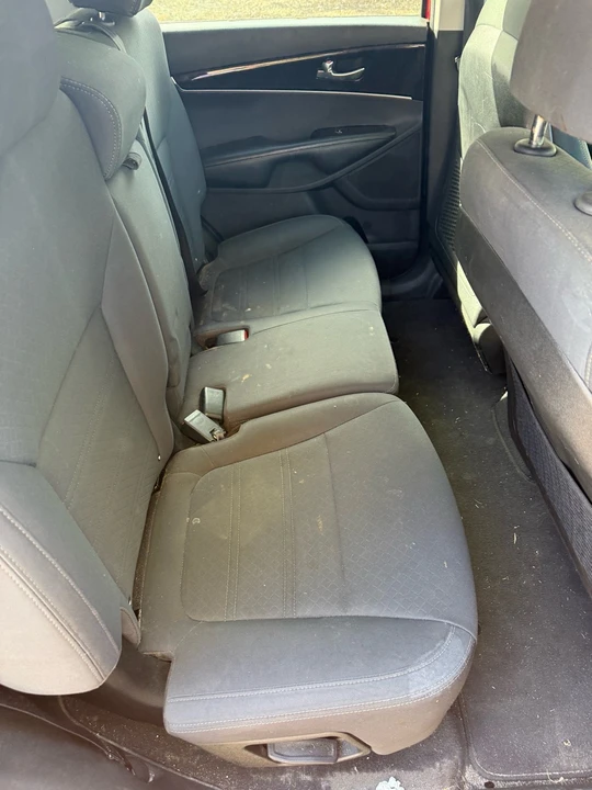 2018 Kia Sorento - Image 10 of 15