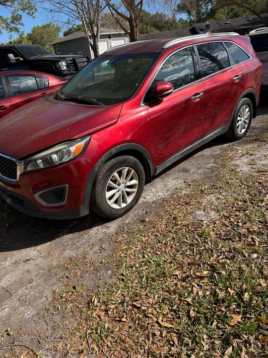 2018 Kia Sorento - Image 2 of 15