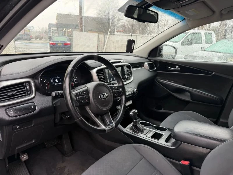 2018 Kia Sorento - Image 10 of 12