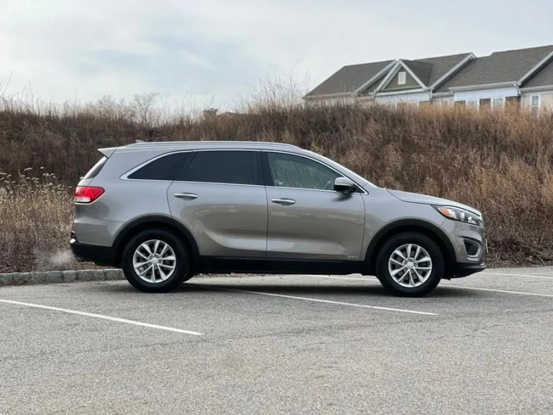 2018 Kia Sorento - Image 10 of 12