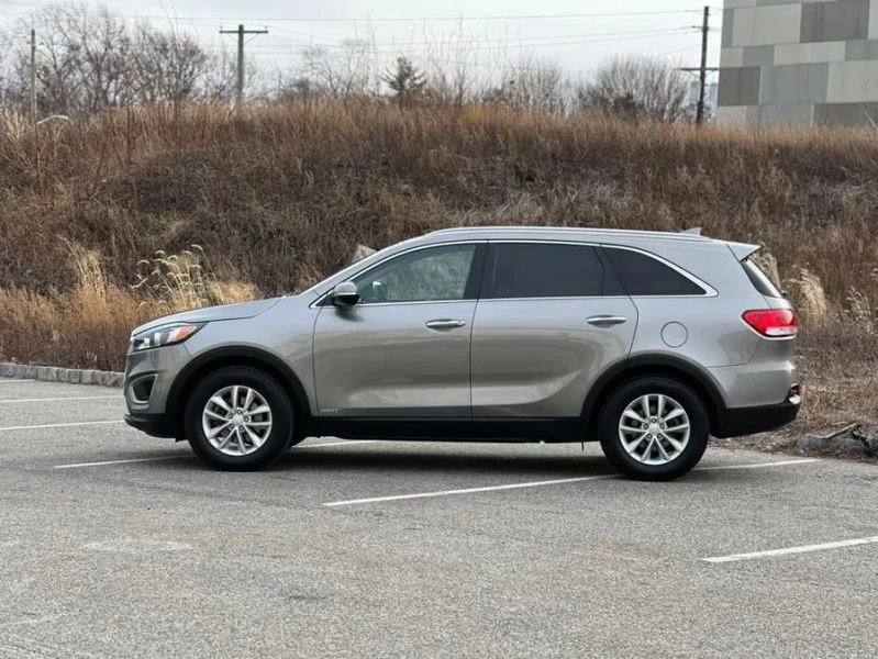 2018 Kia Sorento - Image 5 of 12