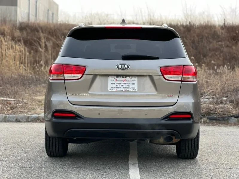 2018 Kia Sorento - Image 7 of 12