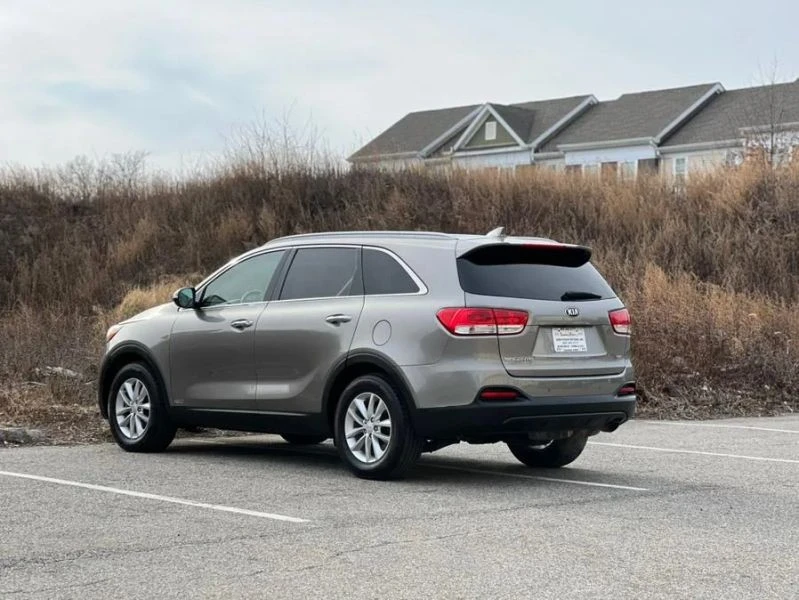 2018 Kia Sorento - Image 6 of 12
