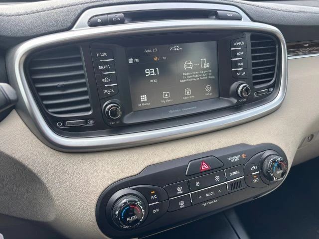 2018 Kia Sorento - Image 16 of 21