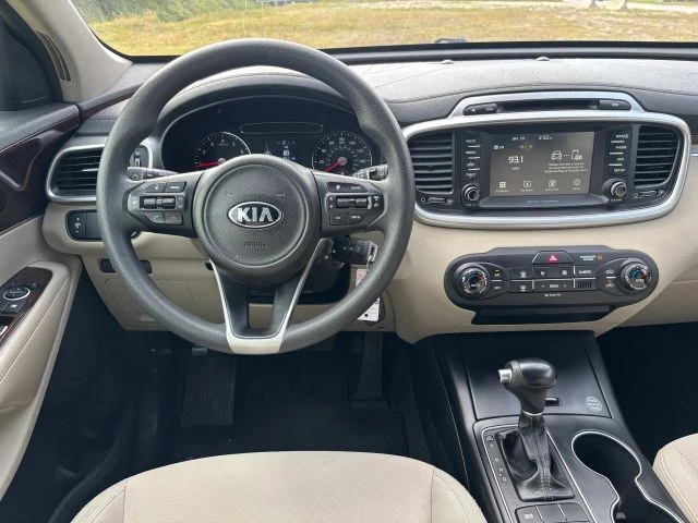 2018 Kia Sorento - Image 13 of 21