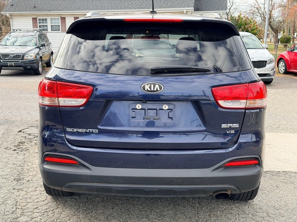 2018 Kia Sorento - Image 6 of 17