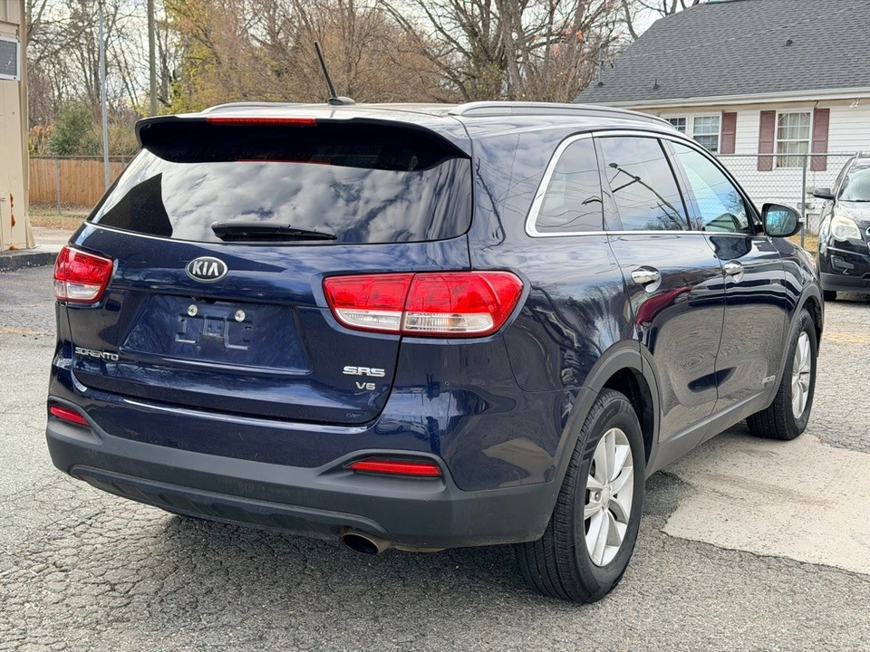 2018 Kia Sorento - Image 5 of 17