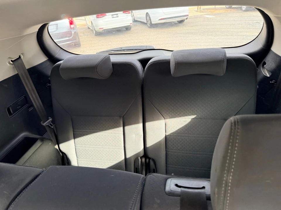 2018 Kia Sorento - Image 13 of 17