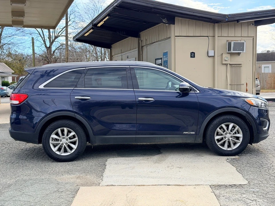 2018 Kia Sorento - Image 4 of 17