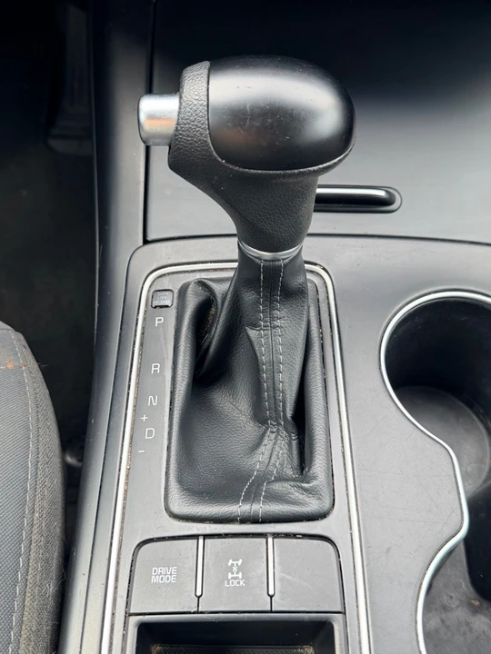 2018 Kia Sorento - Image 16 of 17