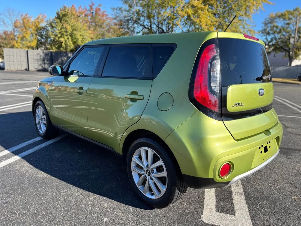 2018 Kia Soul - Image 8 of 11