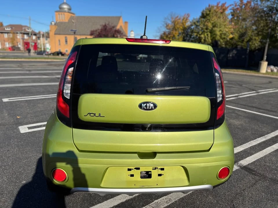 2018 Kia Soul - Image 9 of 11