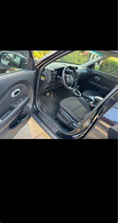 2018 Kia Soul - Image 6 of 9