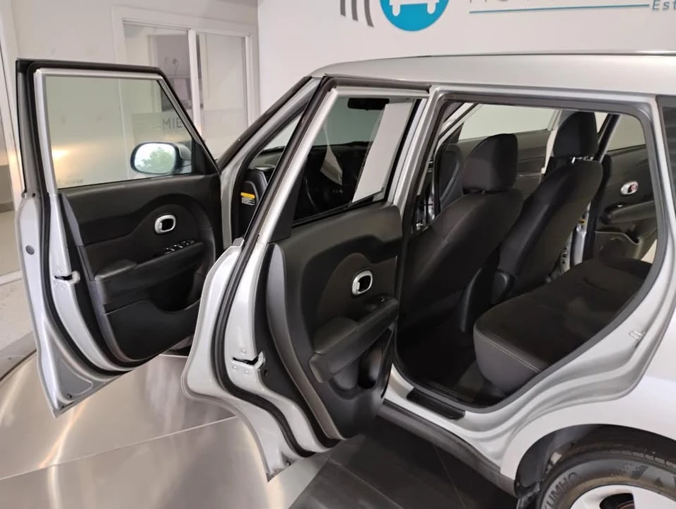 2018 Kia Soul - Image 8 of 20