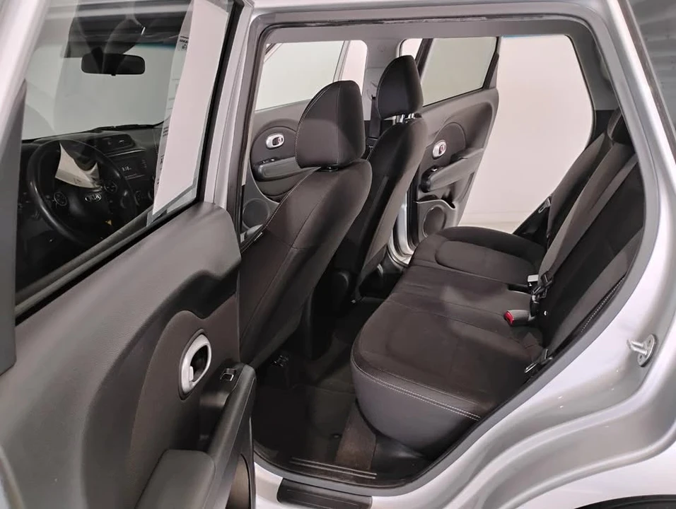 2018 Kia Soul - Image 11 of 20