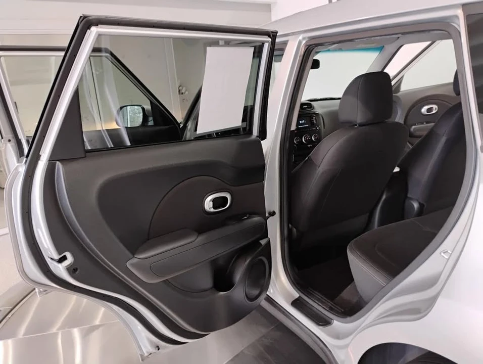 2018 Kia Soul - Image 9 of 20