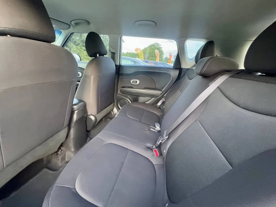2018 Kia Soul - Image 9 of 16
