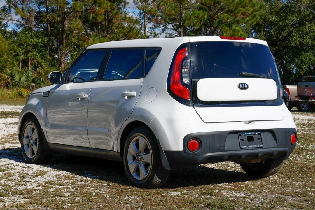 2018 Kia Soul - Image 5 of 12