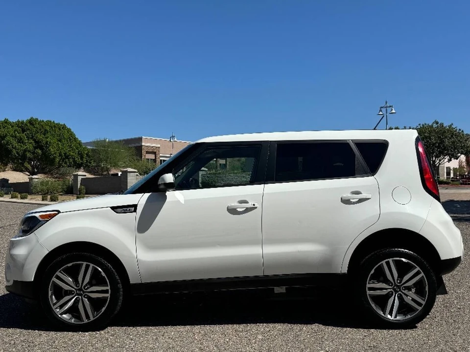 2018 Kia Soul - Image 12 of 15