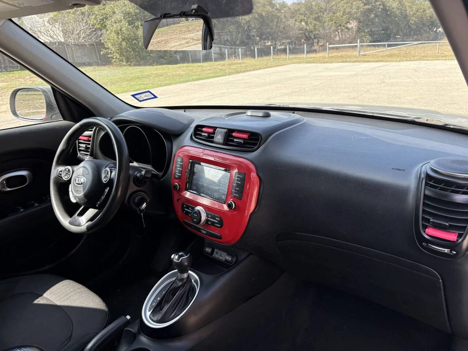 2018 Kia Soul - Image 18 of 21