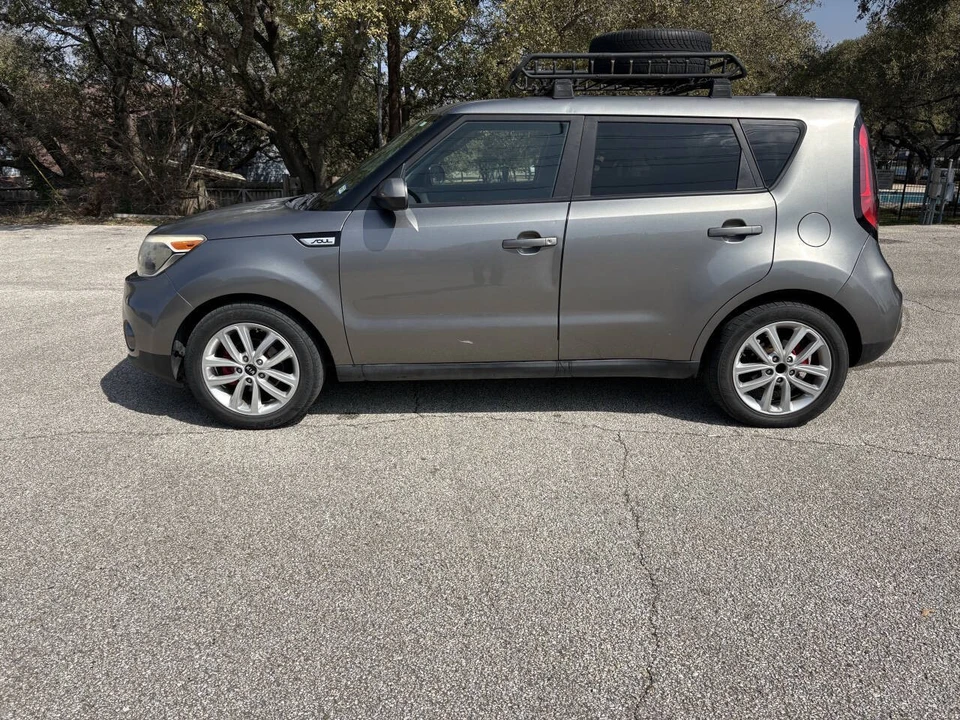 2018 Kia Soul - Image 8 of 21