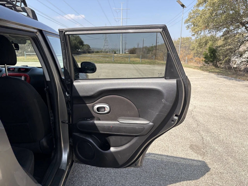 2018 Kia Soul - Image 17 of 21