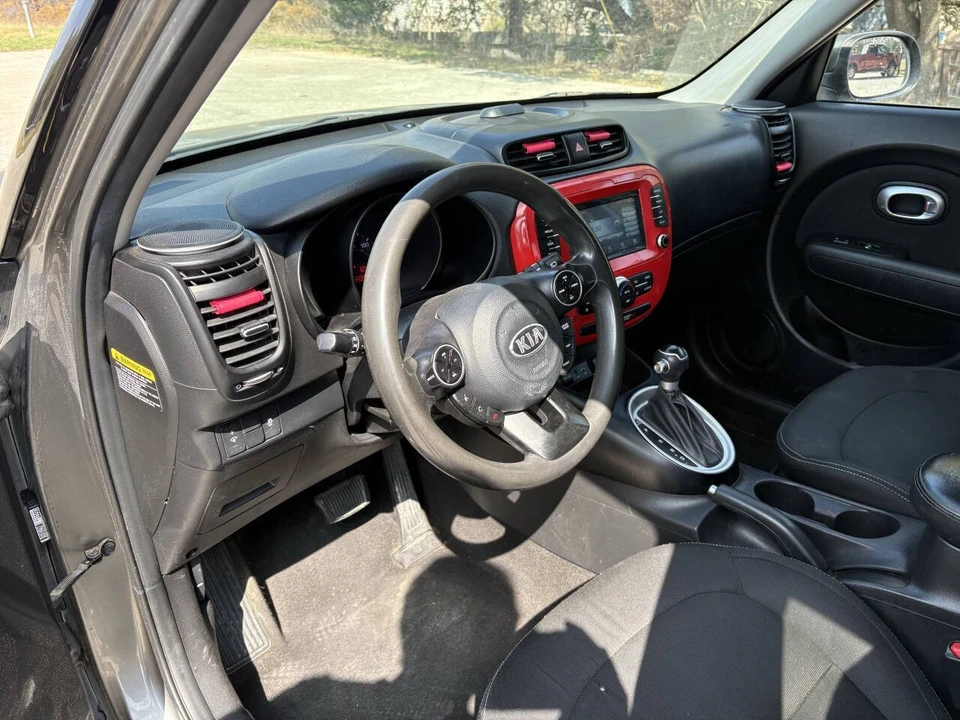 2018 Kia Soul - Image 9 of 21