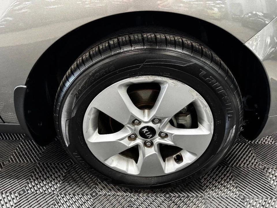 2018 Kia Soul - Image 18 of 21