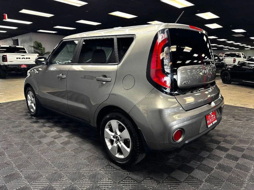 2018 Kia Soul - Image 11 of 21