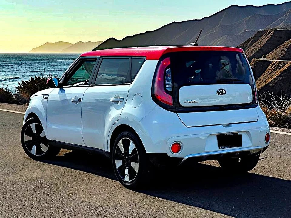 2018 Kia Soul - Image 2 of 15